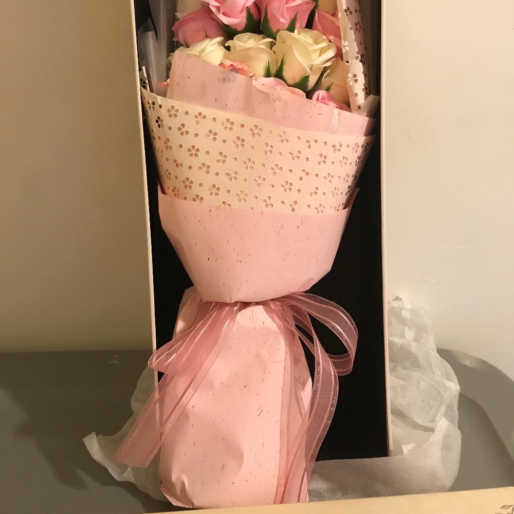 Forever Roses - Picture 4 of 4
